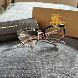 Burberry Black and White Tortoiseshell Cat-Eye Glasses